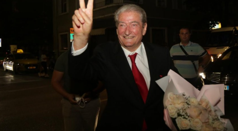 Berisha homazhe për Azem Hajdarin: PD-në do ta ngremë në piedestalin që ajo meriton