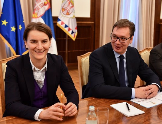 Brnabiç zbulon gjendjen shëndetësore të Vuçiç: Nuk fle natën, ka stres të tmerrshëm prej situatës në Kosovë