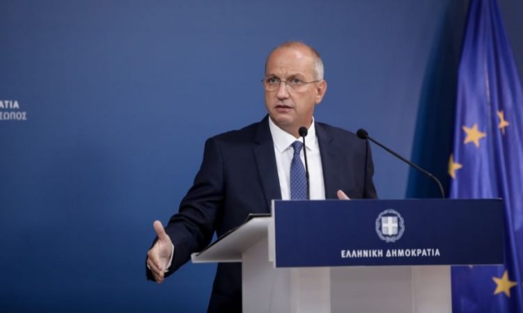 Greqia drejt vaksinimit me detyrim të mësuesve dhe priftërinjve, por jo fëmijët