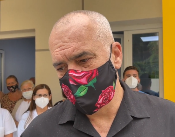 “Mos dëgjoni teoritë konspirative”, Rama drejtuar studentëve:  Nëse nuk vaksinoheni, s’ka kthime në auditore