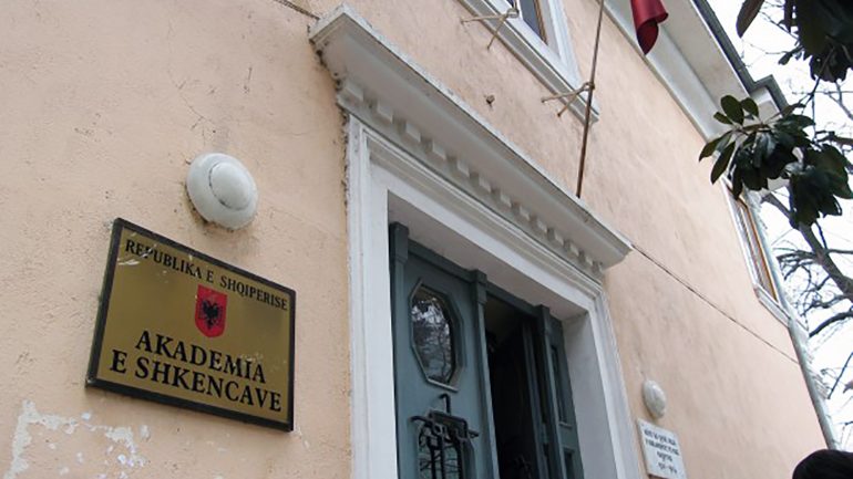 Studimi i Akademisë së Shkencave mbi Covid-in: Imunizimi në popullatë 73.3%, të rinjtë mbi 12 vjeç të marrin vetëm një dozë vaksine