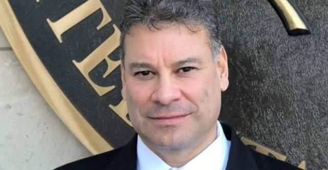 Gabriel Escobar: Dialogu Kosovë-Serbi, të zgjidhet çështja e të humburve