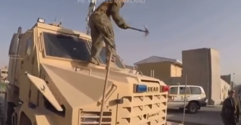 Ushtarët amerikanë shkatërruan me sa mundën autoblindat përpara largimit nga Afganistani