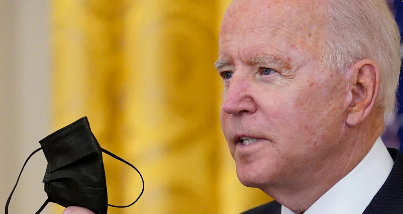 Biden kritikon kundërshtarët e vaksinimit të detyruar