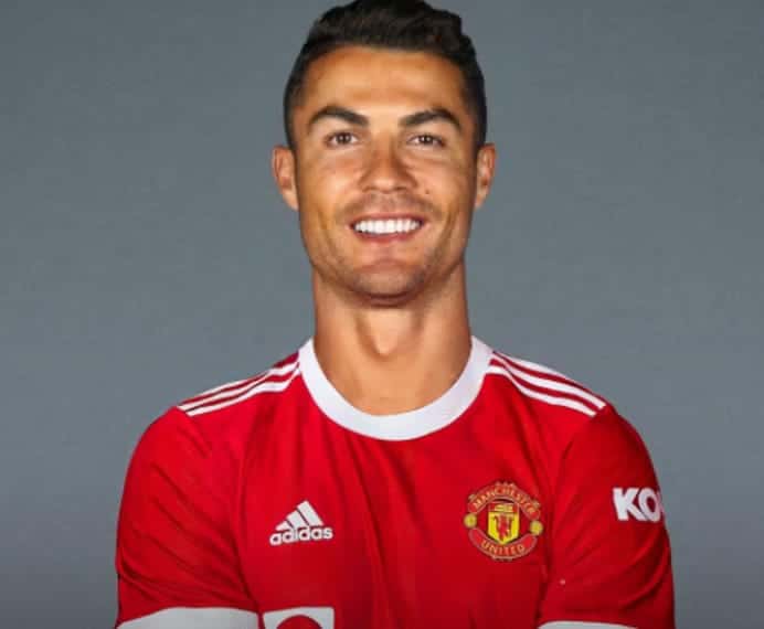 Çmenduria për të ndjekur debutimin e Ronaldos me Manchester United, një biletë gjendet me…2500 paundë!