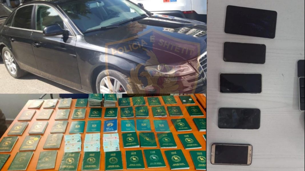 Transportonin emigrantë të paligjshëm drejt Shqipërisë, arrestohen 5 persona, mes tyre 2 motra