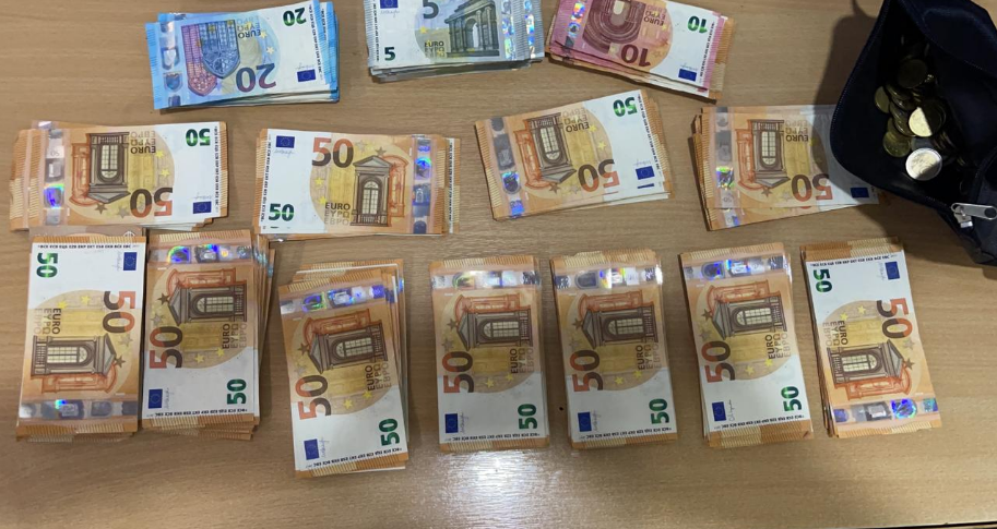 Kapet me një çantë plot me euro, e pëson 52-vjeçari grek