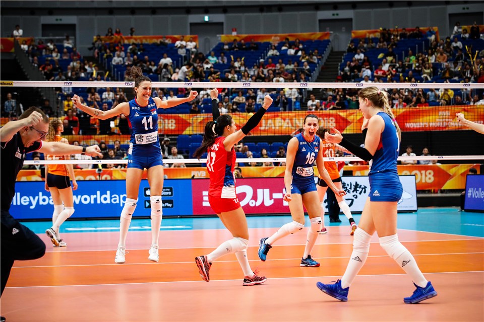 Italia “mbretëresha” e re e volejbollit europian, mund Serbinë në finale