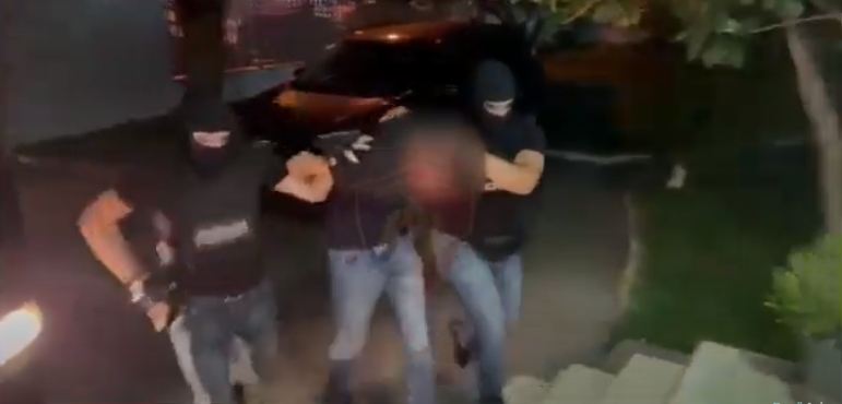 Kontrolli fundos 26-vjeçarin nga Shijaku, kapet me kokainë, armë e municion luftarak (EMRI)