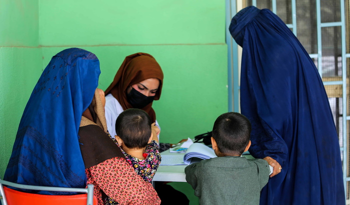 Kabul/ Kryebashkiaku ndalon gratë të shkojnë në punë