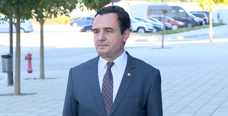 Kurti: Bëjnë gabim ata që ushtrojnë trysni mbi Kosovën. “Open Balkan” na largon me Shqipërinë