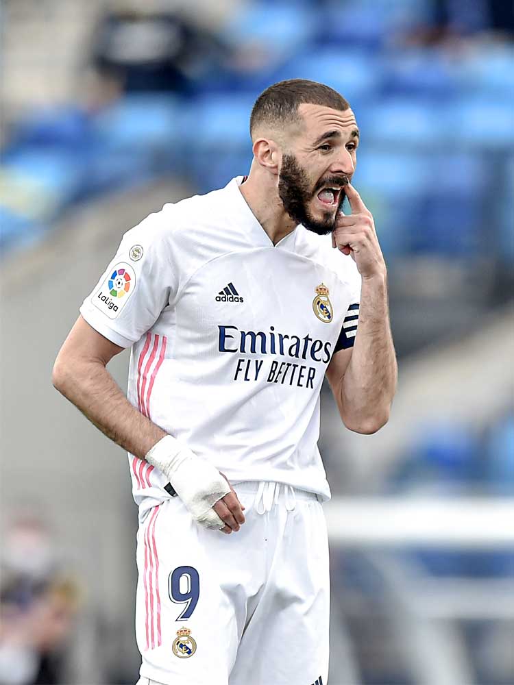 Luan me dorë të fashuar prej 2 vitesh, zbulohet arsyeja e Benzema