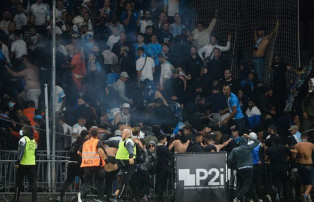 Nuk merr fund kaosi në Francë/ Ndeshja e Ligue 1 kthehet në fushë betejë, Marseja sërish protagoniste