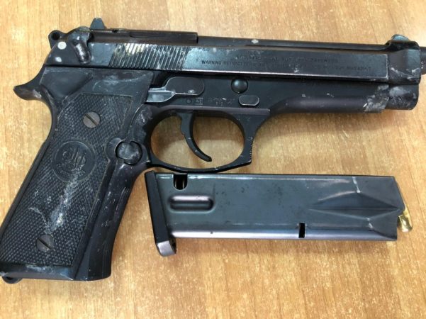 I riu tenton të vetëvritet me pistoletë, vuante nga probleme të shëndetit mendor