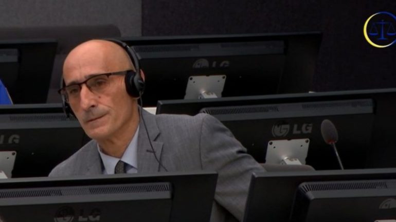 Seanca në Hagë/ “Ma futën kokën në thes”! Dëshmitari për ish-kreun e UÇK-së: Mustafa ka qenë njeriu kryesor