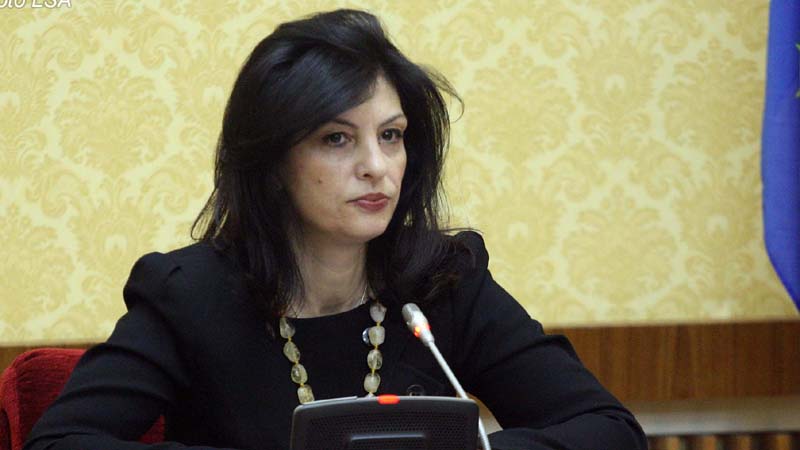 Jozefina Topalli reagon për përjashtimin e Berishës: Demokratë, largoni Bashën!