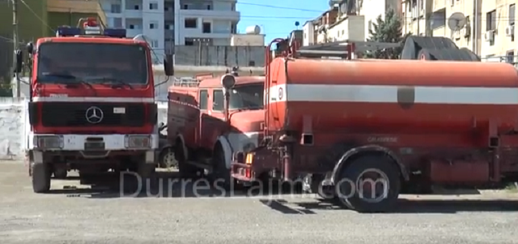 Disa vatra zjarri në Durrës, përfshihet nga flakët edhe një lokal