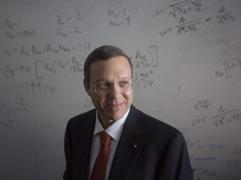 Shkencëtari i Harvardit: Universi ynë është krijuar në laborator!