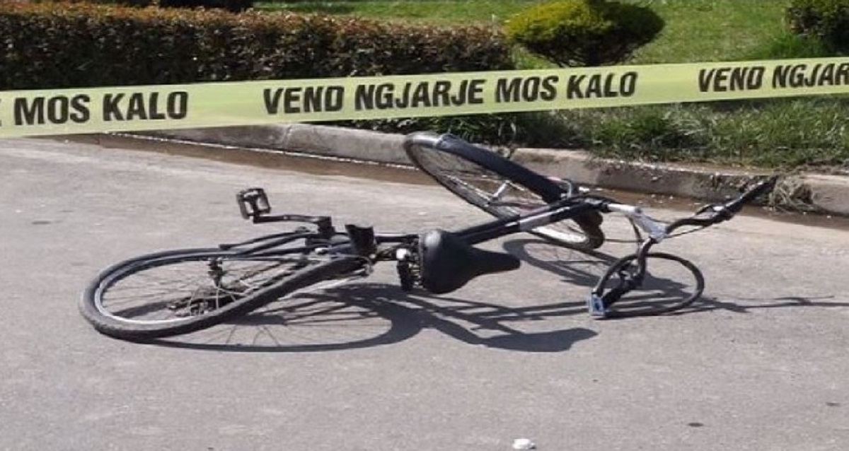 Furgoni përplas biçikletën, ndërron jetë 61-vjeçari