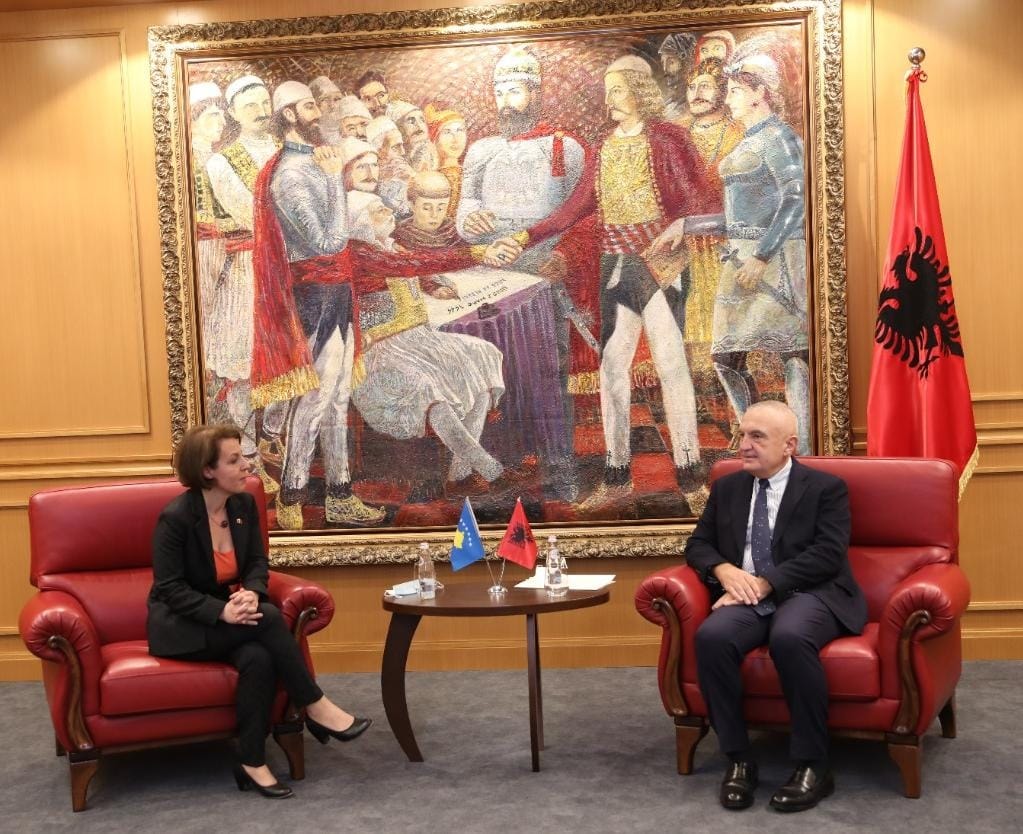 Meta takohet me zv. kryeministren e Kosovës: Pranimi i rezultateve paraprake të zgjedhjeve, shembull për rajonin