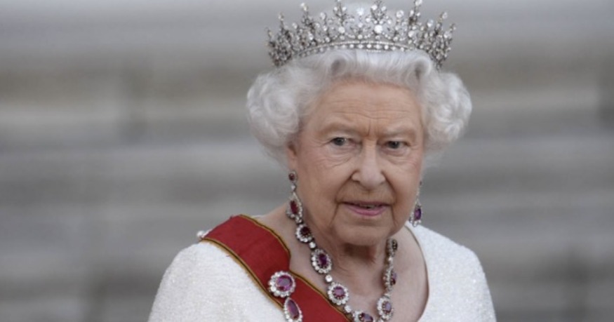 Mbretëresha Elizabeth e konsideron veten shumë të re për të marrë çmimin “E moshuara e vitit”