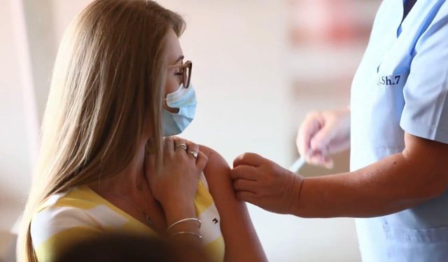 Shtyhet data e nisjes së mësimit në universitete, Kushi: Java e ardhshme do të jetë “Java e vaksinimit masiv të studentëve”