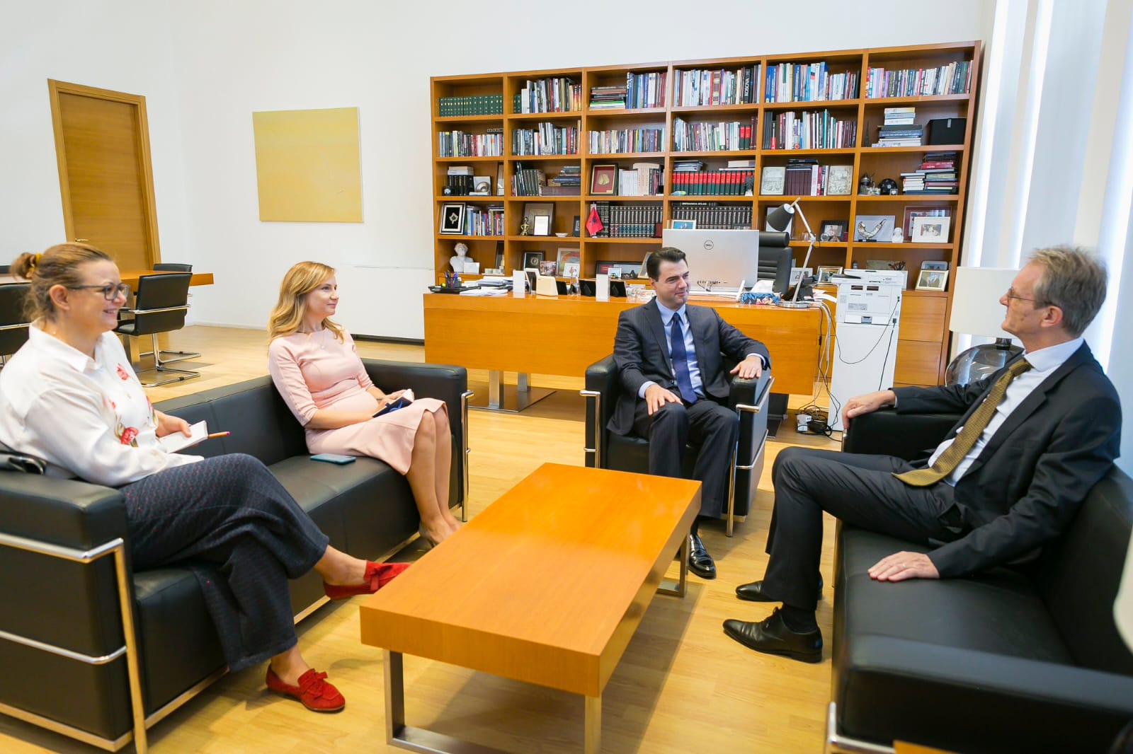 Lulzim Basha takon ambasadorin holandez