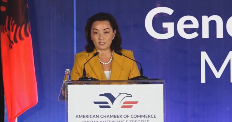 Ambasadorja Kim: Qeveria t’i japë përparësi klimës së biznesit