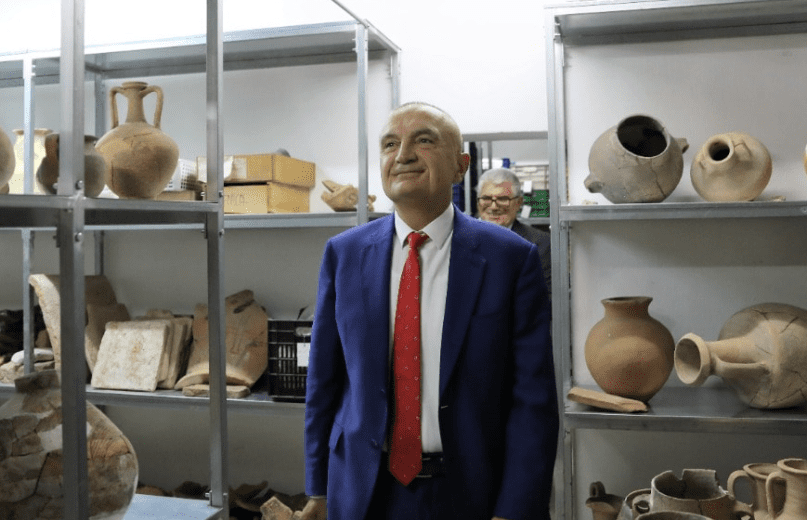 Meta viziton Akademinë e Studimeve Albanologjike: Ka luajtur një rol të madh për forcimin e identitetit tonë kombëtar