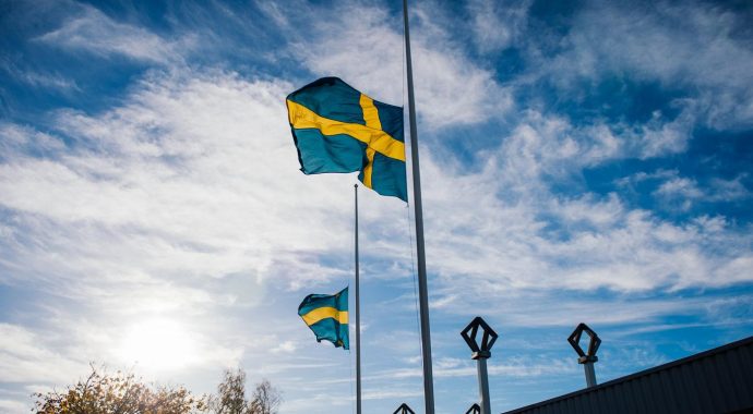 Suedia heq të gjitha masat kundër COVID-19