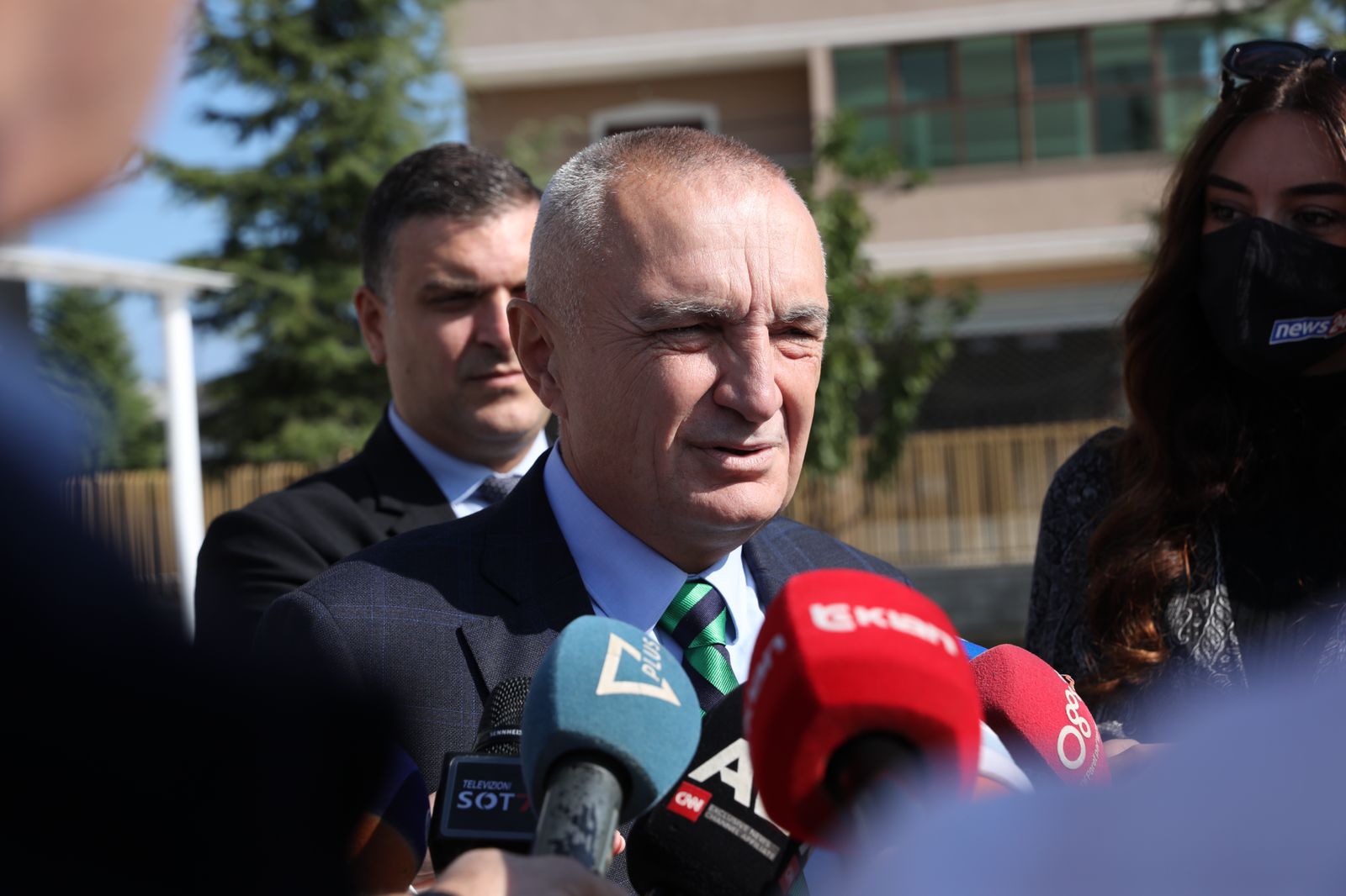 I frikësohet shkarkimit? Meta: Jam tepër i qetë dhe i pashqetësuar, është çështje politike