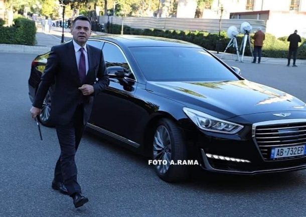 Ahmetaj i përgjigjet Palokës për çmimin e makinës: Shpërndau lajm qorr e thuthuq