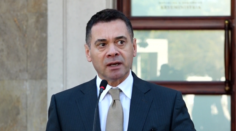 Nga familjet që përfitojnë direkt apartamentet dhe njësitë individuale tek ata që do ta marrin me short publik, Ahmetaj zbardh vendimin