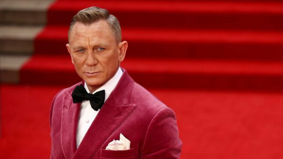 Daniel Craig zbulon pse shkonte në bare gay