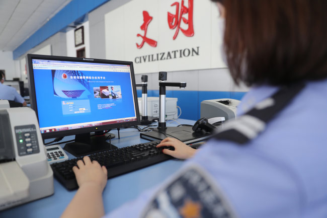 Si po përpiqet Kina të zgjerojë ndikimin e saj ekonomik dhe politik në të gjithë botën?