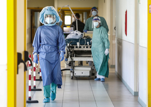 3,235 raste të reja me Covid-19 në Itali, 39 vdekje në 24 orët e fundit