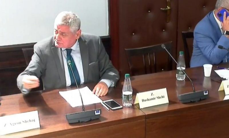 Shehi ironizon Denajn: Jemi të sëmurë, por nuk e kemi sëmundjen aq të tmerrshme se varrimin do na e bëjnë me arkivol të mirë!