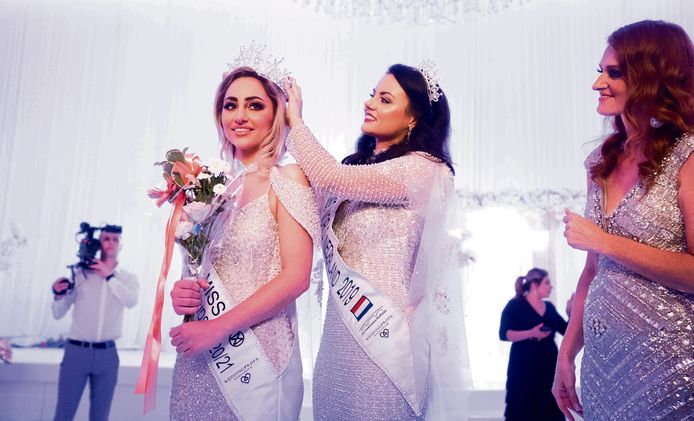 Miss Holanda tërhiqet nga Miss Bota: Nuk jam gati të vaksinohem