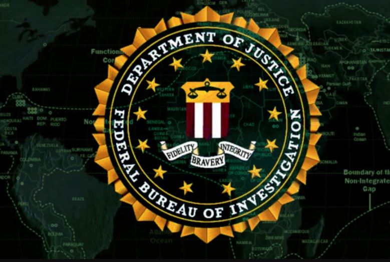 Inxhineri i marinës amerikane dhe bashkëshortja e tij akuzohen për shitje sekretesh