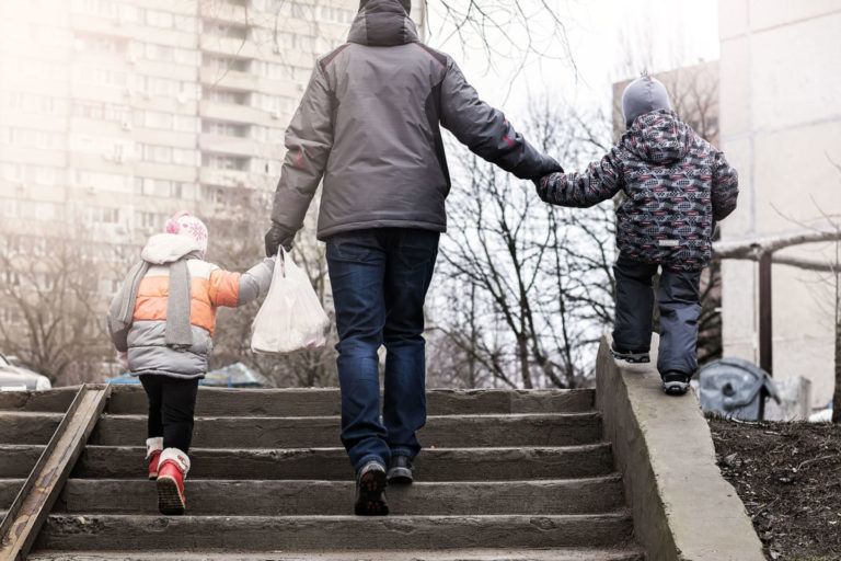 2014-2020, shpenzimet e familjeve me arsim të ulët u rritën më shpejt se tek ato me arsim të lartë