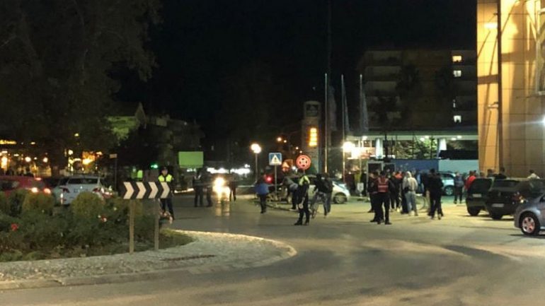 Ekzekutimi i biznesmenit Demir Backa/ U qëllua me 18 plumba, policia shoqëron disa persona, 3 autorë të dyshuar