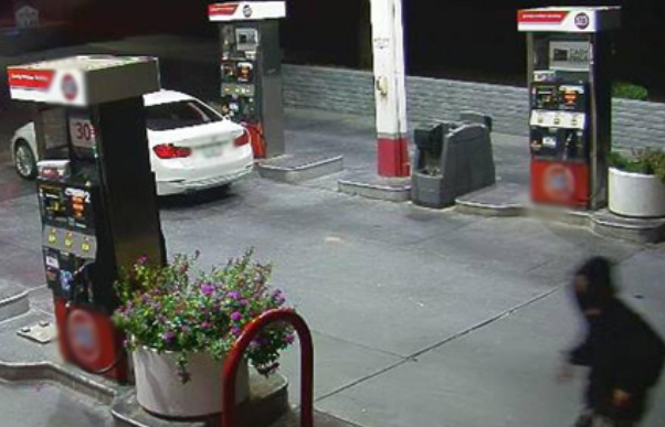 Dy persona grabisin gjatë natës pikën e karburantit