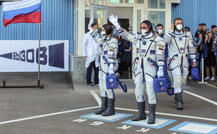 Xhirohet filmi i parë në hapësirë, trupa kthehet në tokë pas 12 ditësh