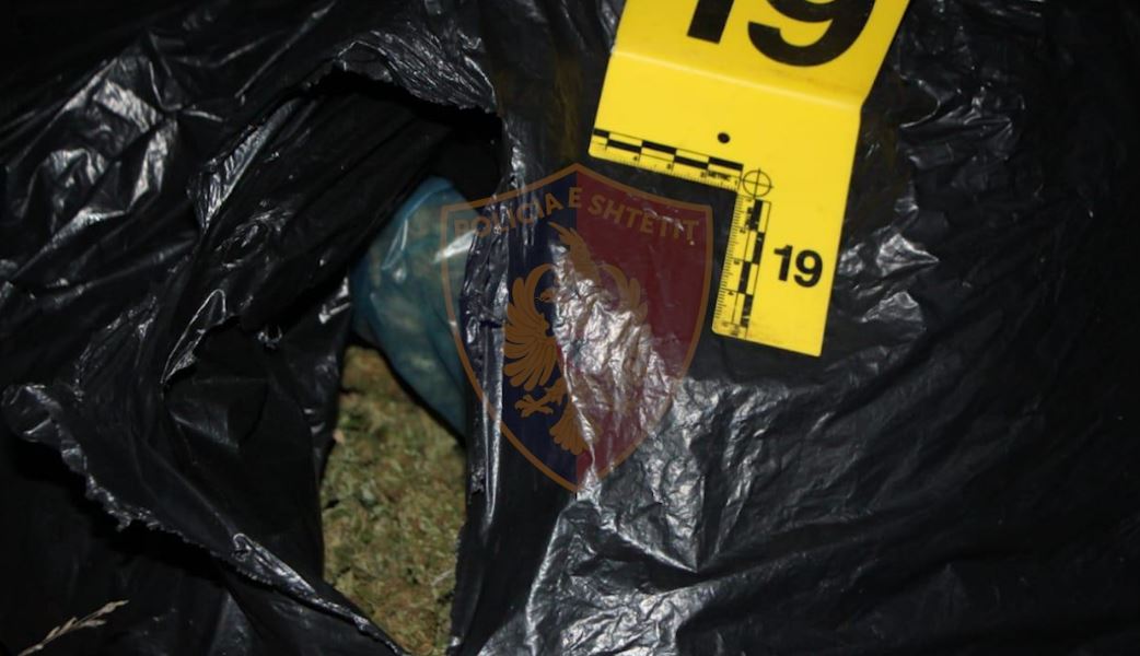 U kap me 2 kg kanabis në makinë, arrestohet një 29-vjeçar