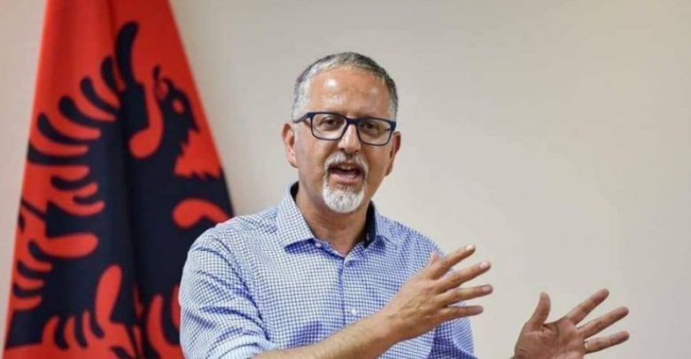 Jep dorëheqjen ministri i Shëndetësisë në Kosovë