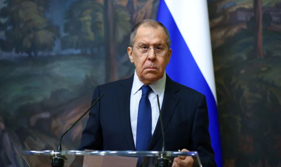 Dëbimi i 8 anëtarëve në aleancën ushtarake me pretendimin se punonin si “spiunë”, Rusia njofton pezullimin e misionit rus në NATO