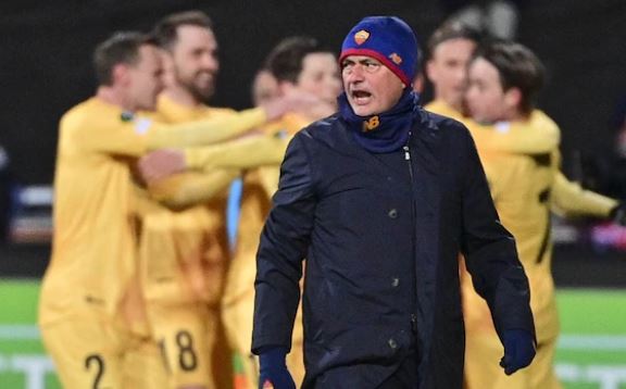 Mediat italiane zbulojnë fjalët e rënda të Murinjos drejtuar lojtarëve: S’meritoni të luani as në Serinë B, madje…