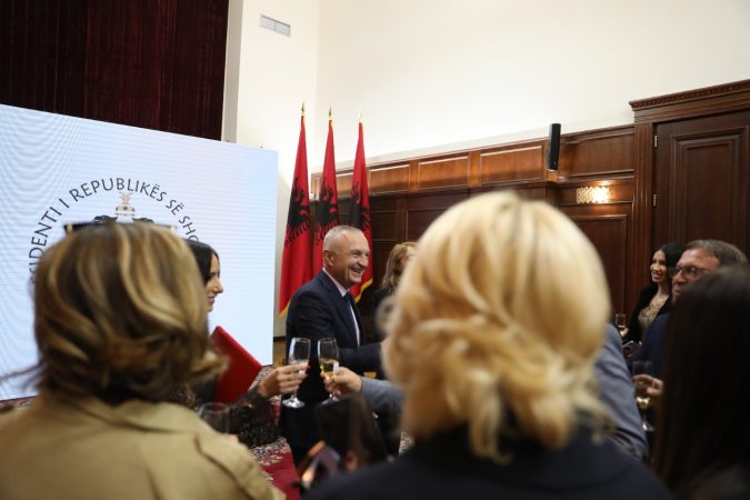 Meta vlerëson këngëtaren e mirënjohur, Eranda Libohova me titullin “Mjeshtër i Madh”