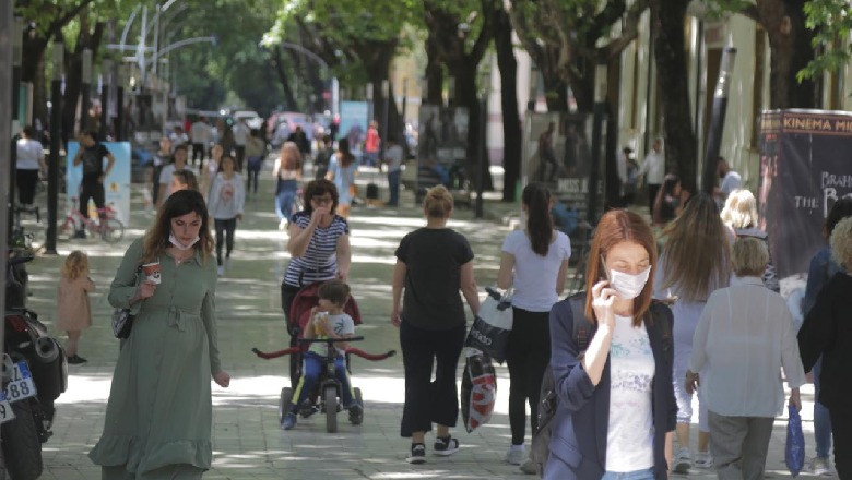 Edhe të pamartuarit mund të birësojnë, propozimi për Kodin e Familjes