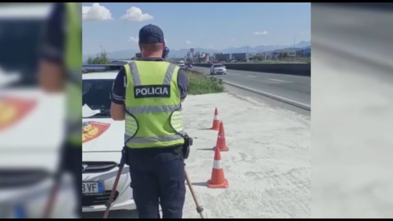 Prangosen 16 shoferë dhe pezullohen 89 patenta, qarkullonin të dehur dhe me shpejtësi (VIDEO)